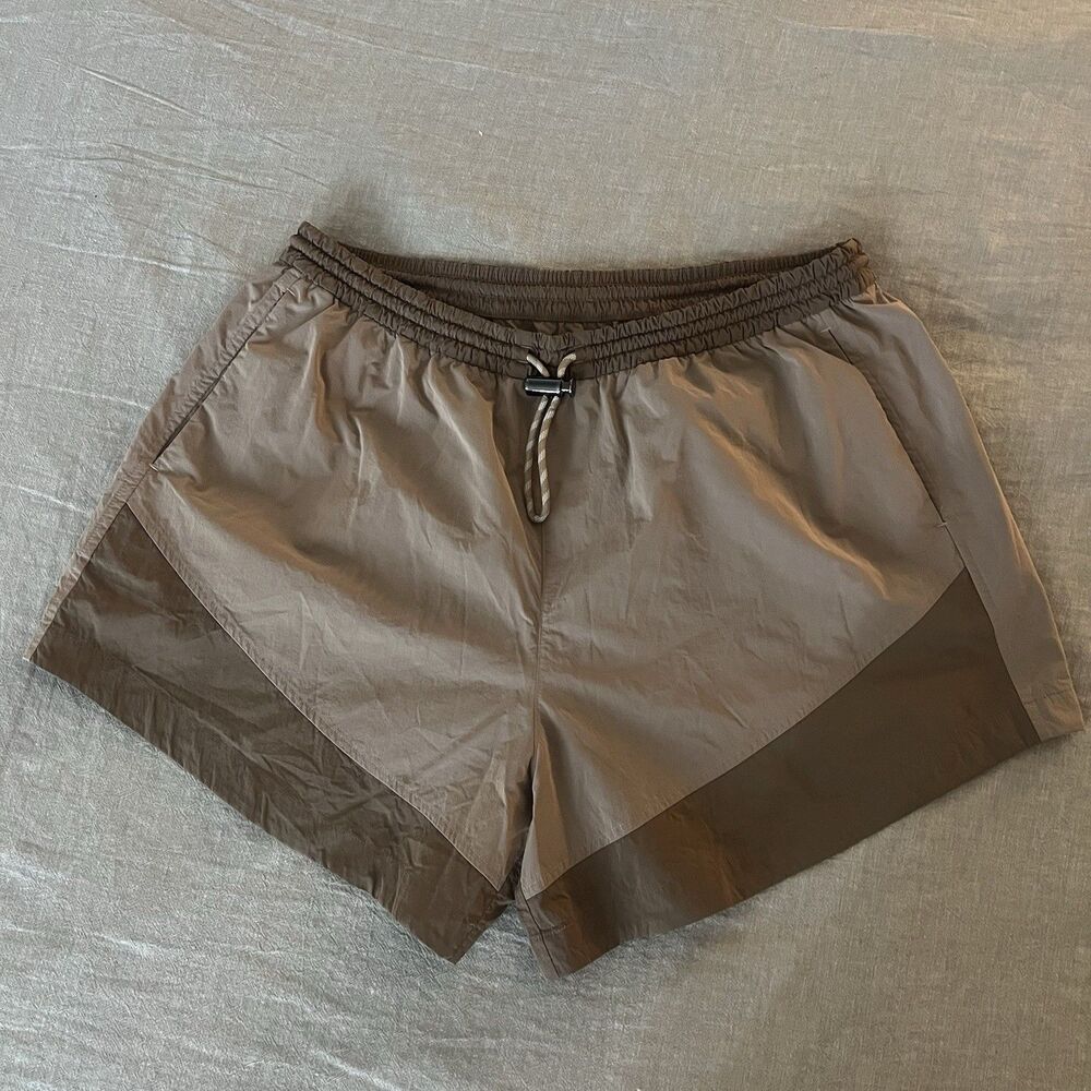Lululemon Evergreen Short Cacao Almond Butter Size 10 W7BNUS Glyde Tan Brown - Picture 3 of 10